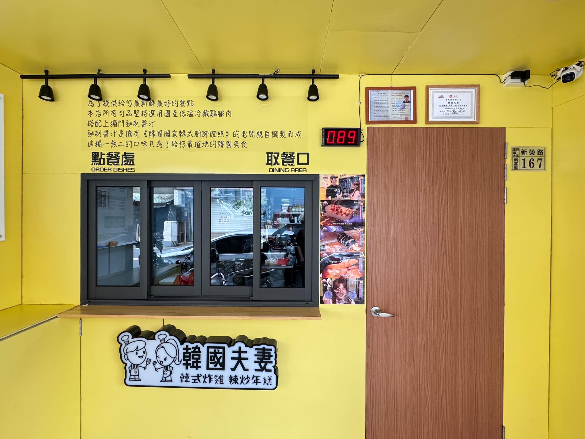 河内的秋天是最美最浪漫的季节! 你们有没有跟我一样?我特别喜欢秋天。
 河内的秋天呢,天气凉爽,出去逛一逛,享受河内的美 食。真让我感到快乐,热爱生活,好有幸福…